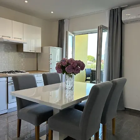 Apartment Fuer 4 Personen Ca 62 Qm In Porat, Kvarner Bucht Krk